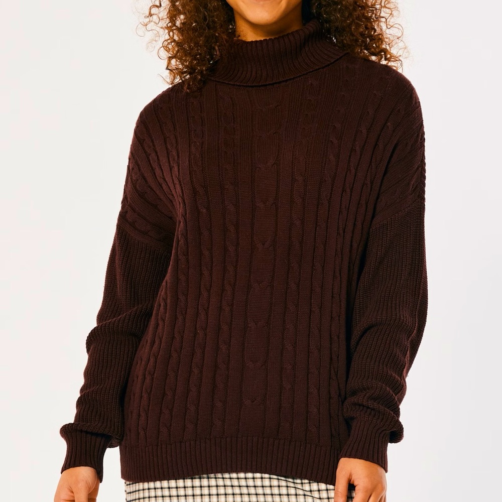 Chunky knit Oversized Hollister brown turtleneck long sleeved sweater